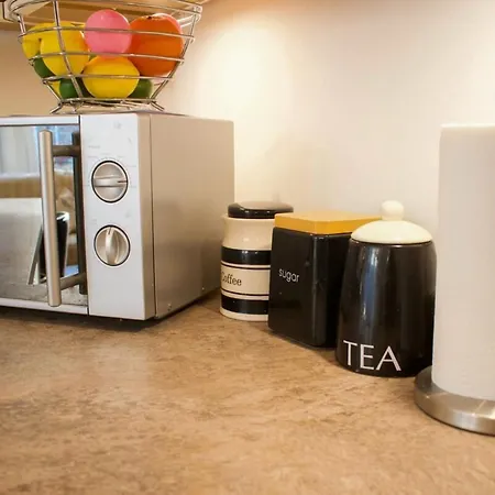 Stylish And Spacious 3-Bedroom Home In Edinburgh