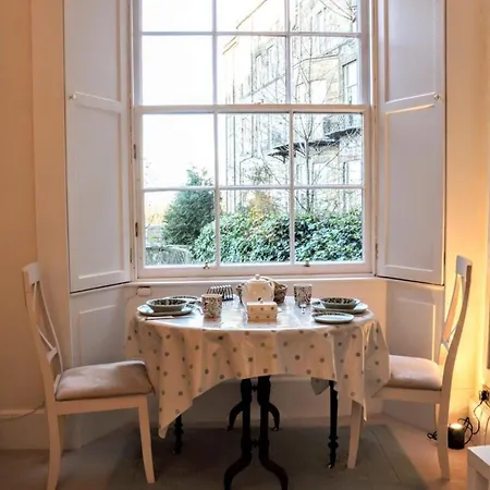 דירה Gorgeous Georgian Apartment *