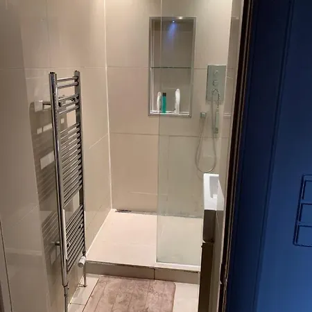 Spacious New Town Flat- City Centre Edinburgh