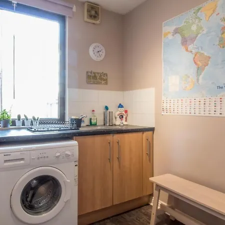 Apartment Spacious Canal Side - Free Parking *