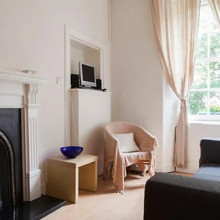 1 Bedroom On Charming St Stephen Street