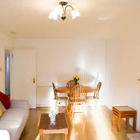 Peaceful 2 Bedroom Sleeps 5 Free Parking Appartamento Edimburgo