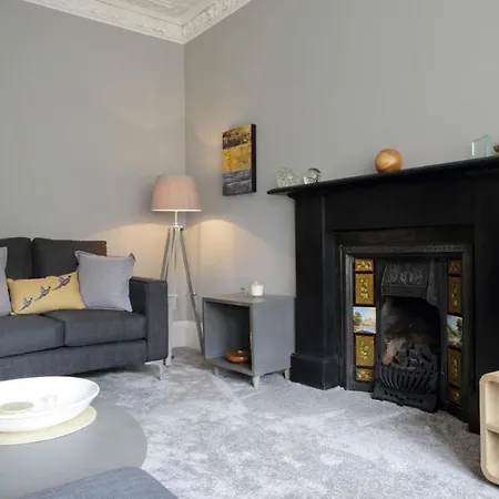 Stylish 2 Bedroom Bruntsfield In *