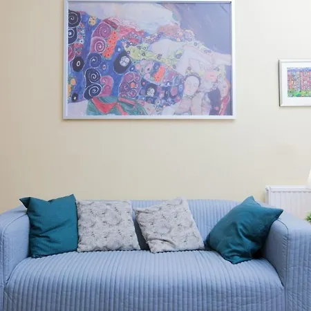 Apartment Elegant Traditional Centre Flat