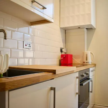 Charming City Centre Flat Sleeps 4 Appartement Edinburgh