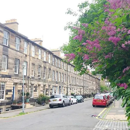 Apartamento With Private Entrance & Patio Edimburgo