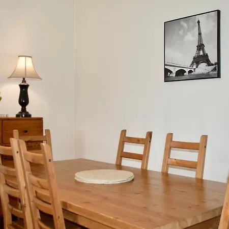 Stunning 3 Bedroom City Centre Apartament