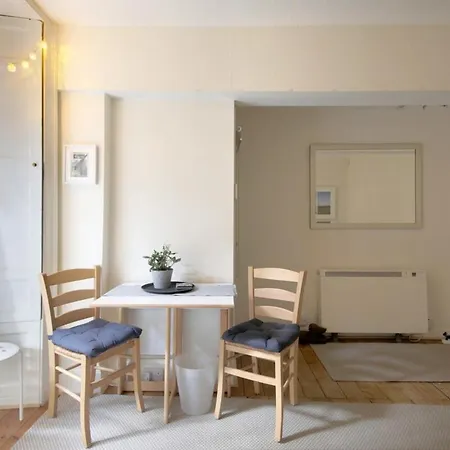 Appartement With Private Entrance & Patio Edinburgh