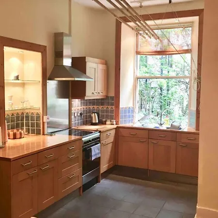 Lovely And Central Two Bedroom Flat Εδιμβούργο
