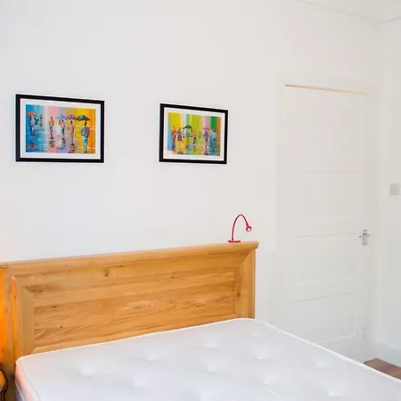 Bright And Cozy Near City Centre Edimburgo