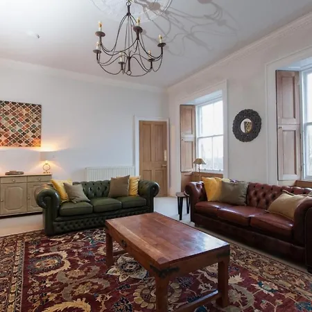 Traditional Luxury Sleeps 10 Guests Appartement *
