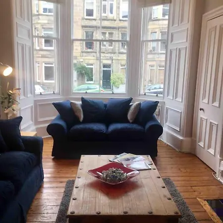 Lovely And Central Two Bedroom Flat