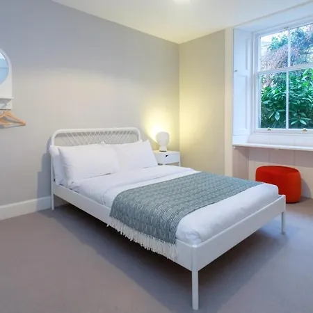 Apartment Contemporary Georgian Flat With Private Garden