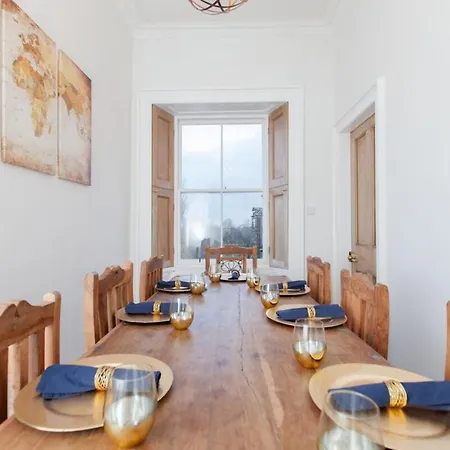Appartement Traditional Luxury Sleeps 10 Guests Édimbourg