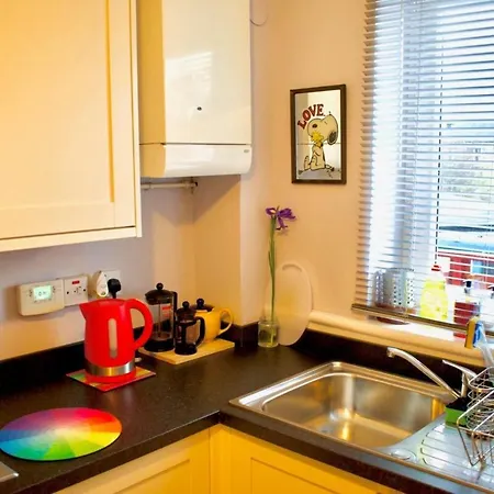 Welcoming And Homely 2 Bed In Location Edinburg