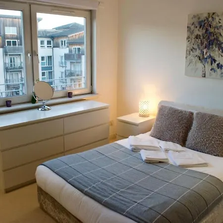 2 Bedroom Flat With Balcony Views Of Arthur's Seat Edynburg
