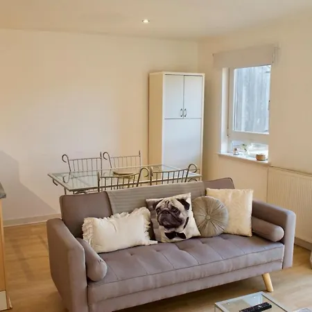 2 Bedroom Flat With Balcony Views Of Arthur's Seat 아파트 에든버러