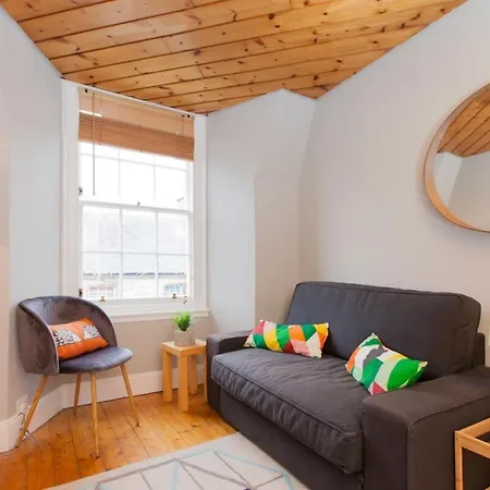 Bright Central Flat - With Stunning Views Διαμέρισμα *
