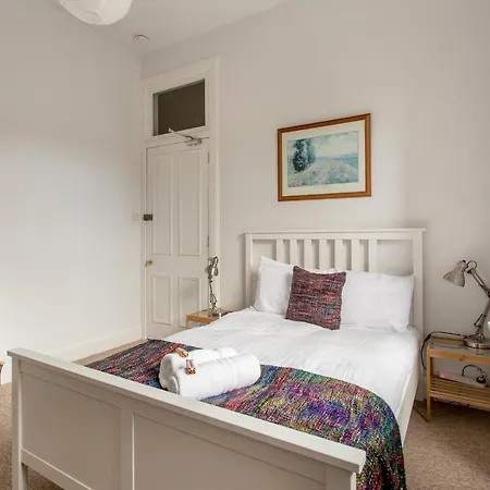 Apartment Altido Spacious 3-bed By The Meadows