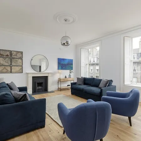 Two Bed New Town Flat With Magnificent Views Edinburgh