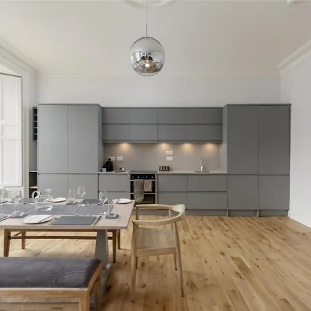 Two Bed New Town Flat With Magnificent Views * Edinburgh