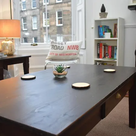 Apartment Blackwood Crescent - Traditional 2br Tenement Flat Next To Summerhall Edinburgh