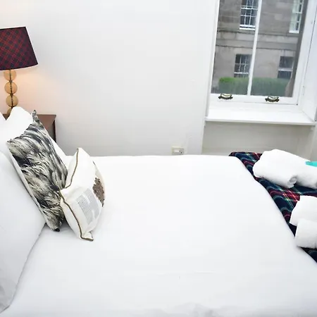 Apartment Blackwood Crescent - Traditional 2br Tenement Flat Next To Summerhall *