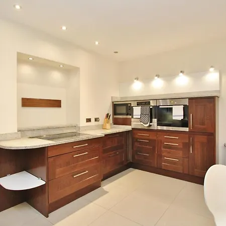 3 Bed Apt In Historic Ramsay Garden Apartment
