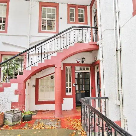 3 Bed Apt In Historic Ramsay Garden Apartment *
