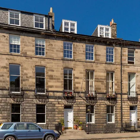 Two Bed New Town Flat With Magnificent Views Apartment Edinburgh