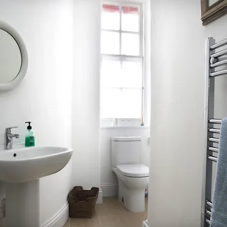 Fabulous 4 Bedroom Castle View *