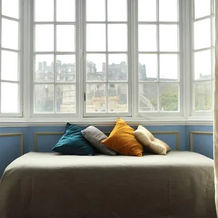 شقة Fabulous 4 Bedroom Castle View إدنبرة