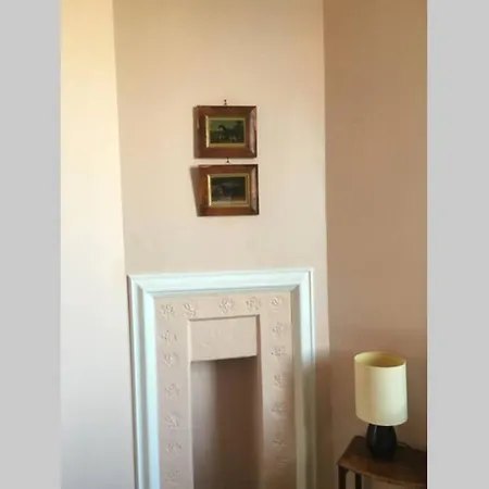 شقة Fabulous 4 Bedroom Castle View *