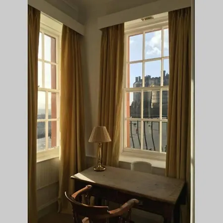 Fabulous 4 Bedroom Castle View *