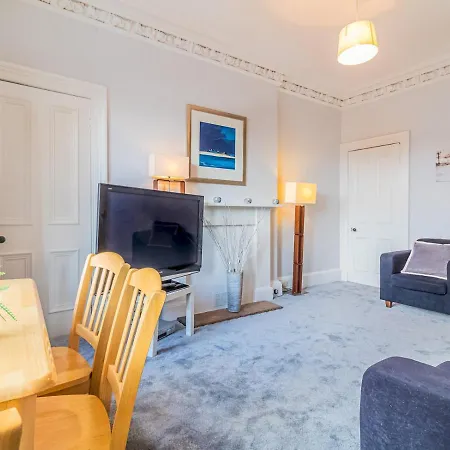 Apartment Sunny & Trendy 2bds Flat, Close To The Royal Mile!