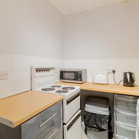 Sunny & Trendy 2bds Flat, Close To The Royal Mile!