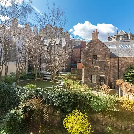 Sunny & Trendy 2bds Flat, Close To The Royal Mile! Apartment