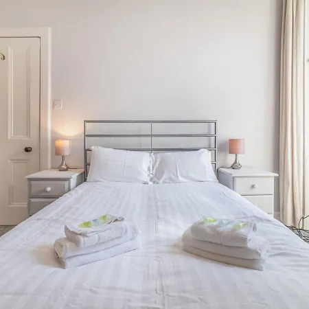 Sunny & Trendy 2bds Flat, Close To The Royal Mile! Apartment Edinburgh