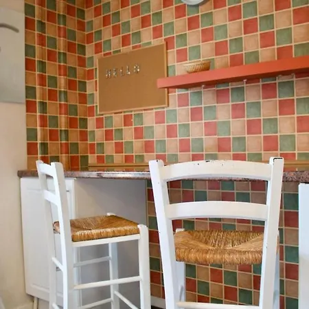 Bright & Charming 1 Bedroom Flat In Old Town