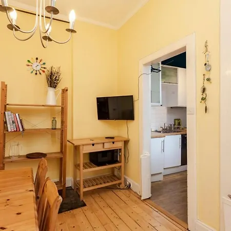 Apartment Large & Bright 2bd Flat In *