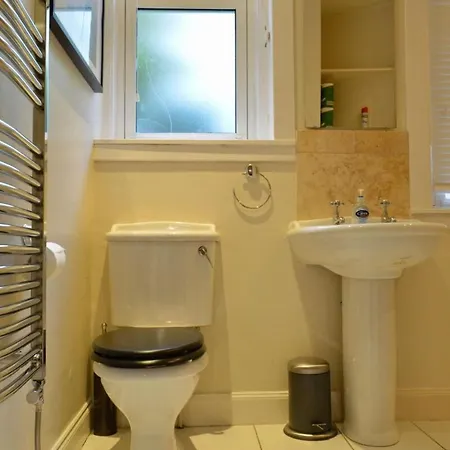Bright And Spacious Leith Flat Sleeps 5 *