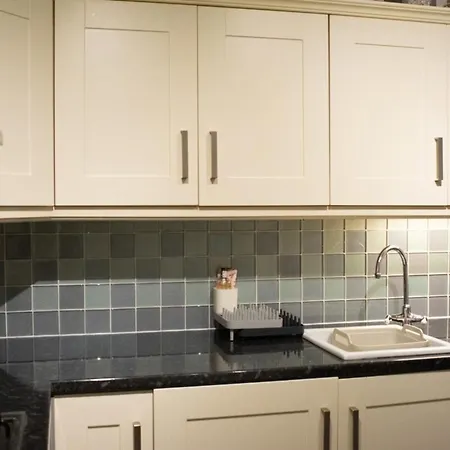 Homely And Traditional New Town Property-2 Bedroom