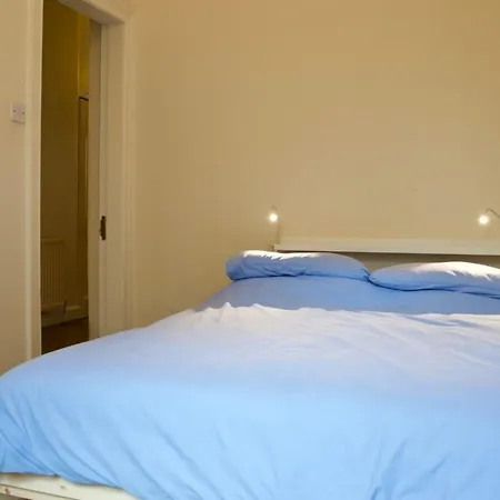 Beautiful Traditional 3 Bedroom In * Edinburgh