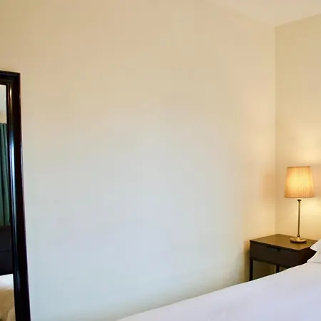דירה Modern 2 Bedroom Centre Flat אדינבורו
