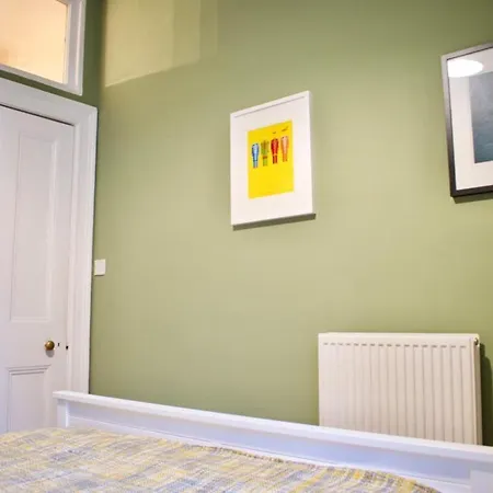 Traditional 2bd Flat Views Of Portobello Beach
