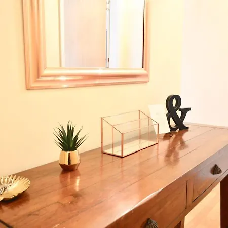 Apartment Beautiful Flat With 2 King Bedrooms *