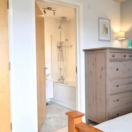 Apartment Beautiful Flat With 2 King Bedrooms *