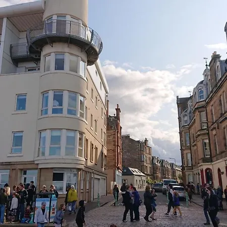 Traditional 2bd Flat Views Of Portobello Beach