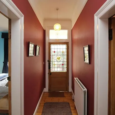 Classic Flat Close To City Centre! Sale! Edinburgh