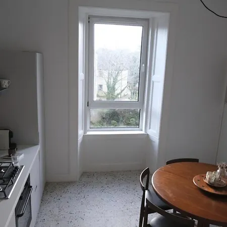 Contemporary Georgian 2bd Flat In Trendy Leith Apartment *